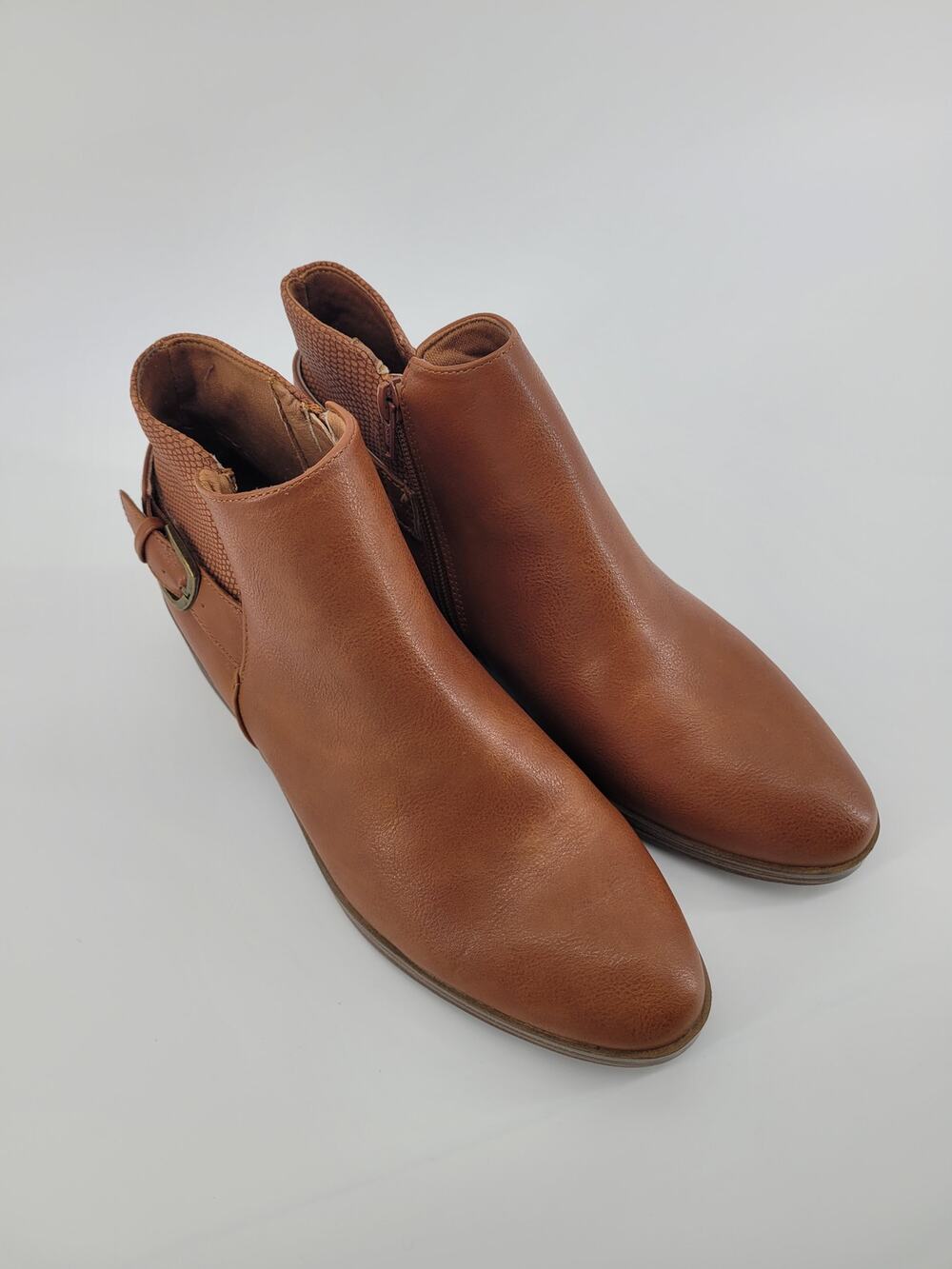 NWT Bare Traps Marconi Brown Ankle Boots Comfort 9M Booties Fall Comfy Trending